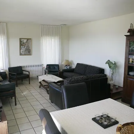 -villa Sleeps 9 With Pool , Seaview, Wifi, Streamingservices Villa